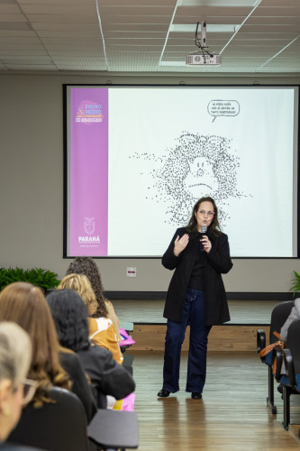 Evento reúne técnicos para fortalecer diretrizes do Ensino Médio Paranaense