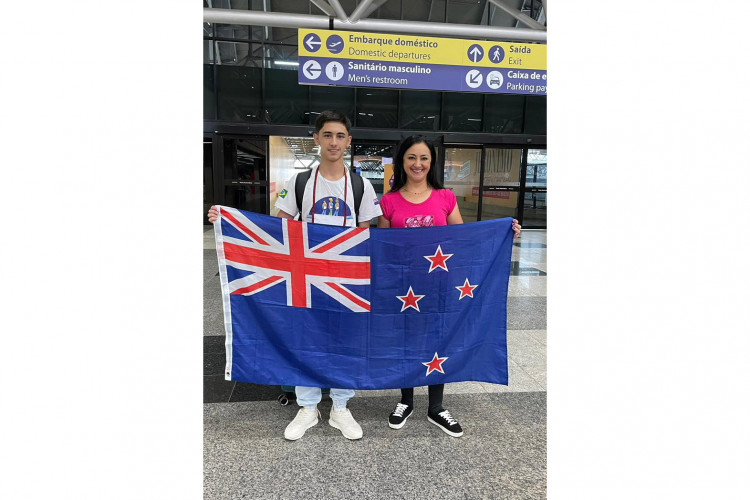 Dia das Mães no Ganhando o Mundo: orgulhosos, alunos e familiares celebrarão à distância