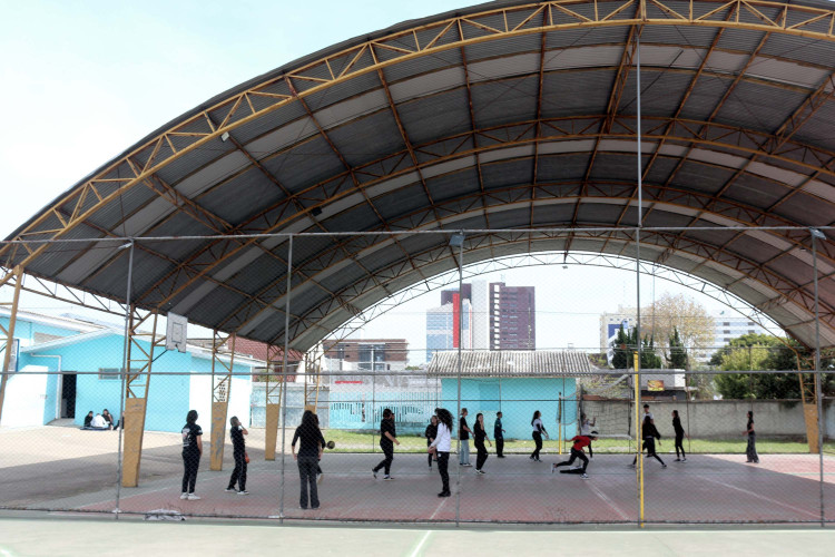 Em 5 meses, Parceiro da Escola transforma estrutura e dia a dia dos colégios estaduais