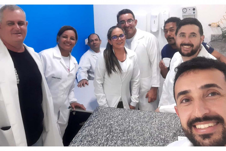 Da escola ao trabalho: curso técnico em Enfermagem garante emprego a recém-formados