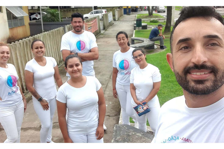 Da escola ao trabalho: curso técnico em Enfermagem garante emprego a recém-formados