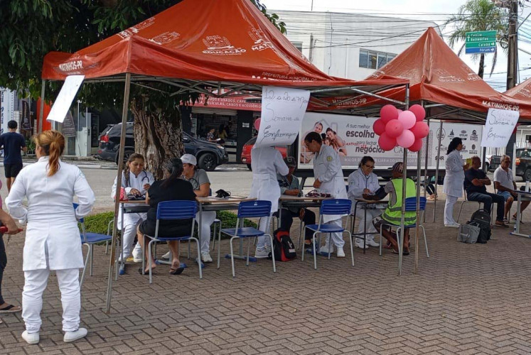 Da escola ao trabalho: curso técnico em Enfermagem garante emprego a recém-formados