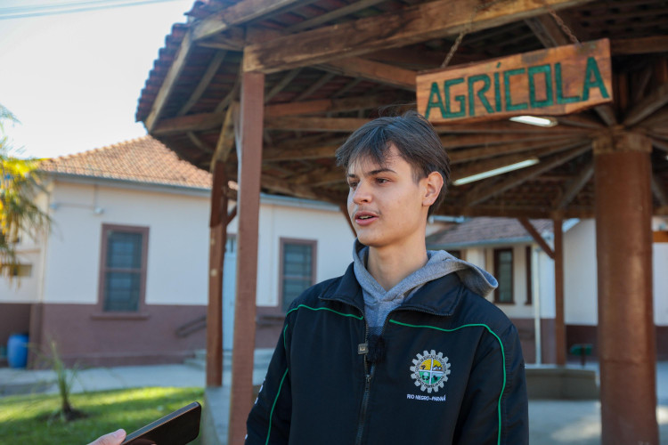 Cooperativa-escola: novo modelo de ensino agrícola transforma educação do Paraná
