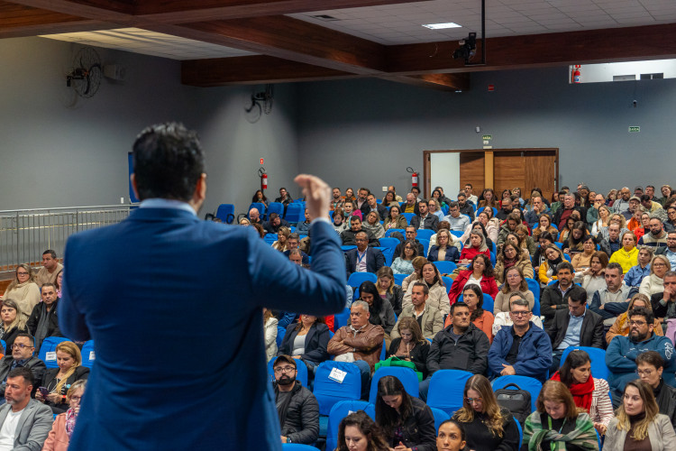 Seminário reforça o papel estratégico de diretores na recomposição das aprendizagens