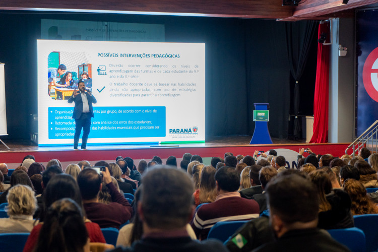 Seminário reforça o papel estratégico de diretores na recomposição das aprendizagens