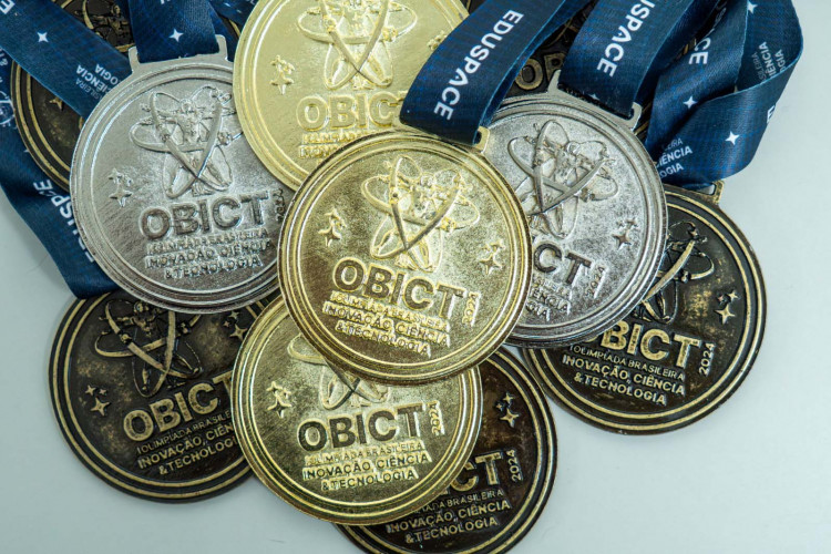 Alunos do Paraná recebem medalhas da Olimpíada de Inovação, Ciência e Tecnologia