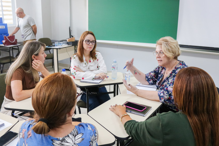 Seed-PR reúne 320 técnicos pedagógicos para formação sobre normatização escolar