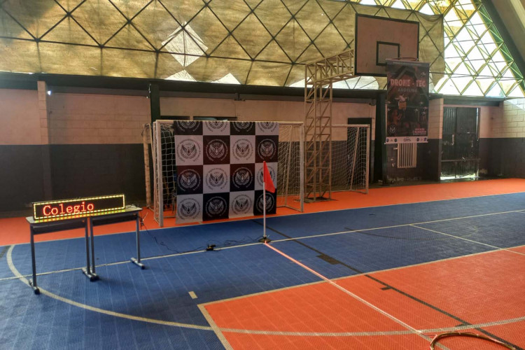 Alunos da rede estadual pilotam drones e mostram resultados das aulas de Robótica