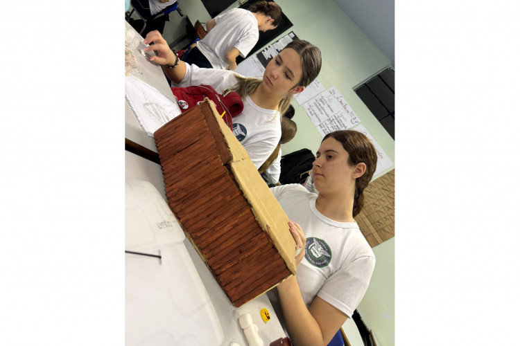 Programa inovador da rede estadual com situações reais prepara alunos para avaliações