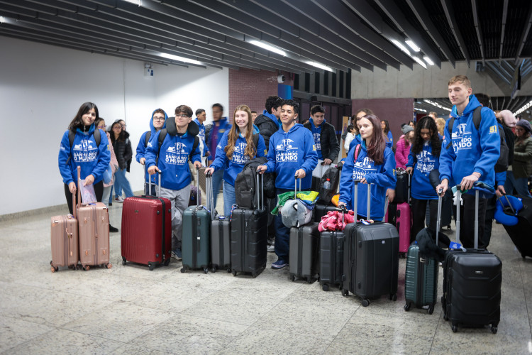 Ganhando o Mundo: 99 alunos da rede estadual embarcam para intercâmbio na Austrália