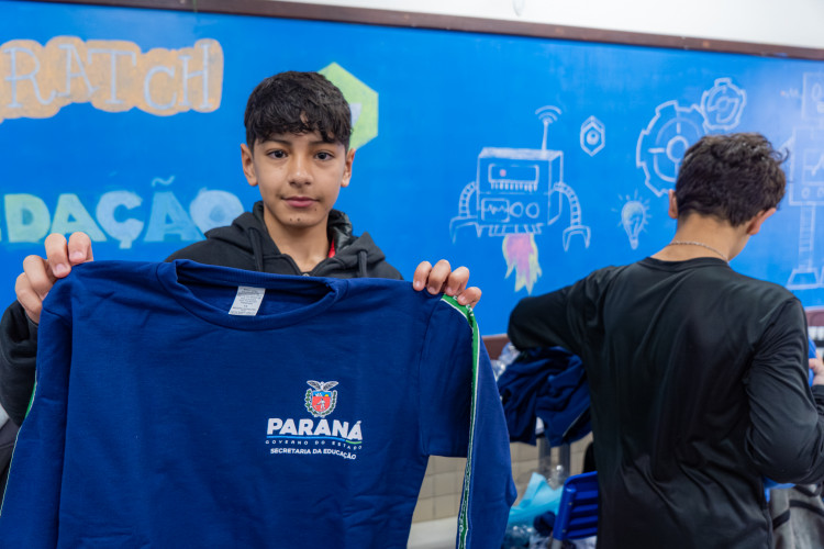 Estado vai distribuir uniformes para alunos de todas as 412 escolas de tempo integral