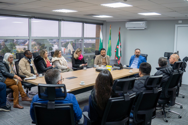 Secretário da Educação ouve diretores e reforça ações para desafios da rotina escolar