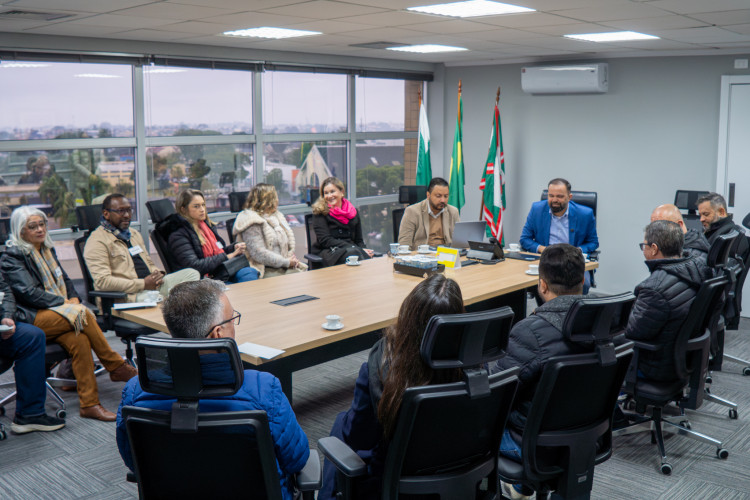 Secretário da Educação ouve diretores e reforça ações para desafios da rotina escolar