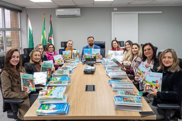 Seed-PR reúne dirigentes municipais e reforça colaboração para a aprendizagem nas redes locais