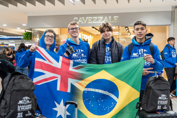 Mais 86 estudantes da rede estadual embarcam para intercâmbio na Austrália