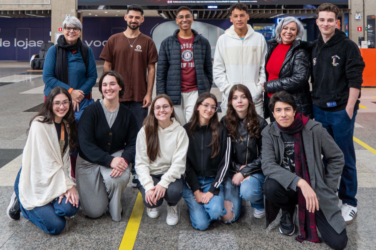 Alunos paranaenses embarcam para Portugal para participar de programa de líderes em inovação
