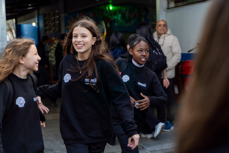 Com mais professores e novidades, 1 milhão de alunos voltam às aulas no Paraná
