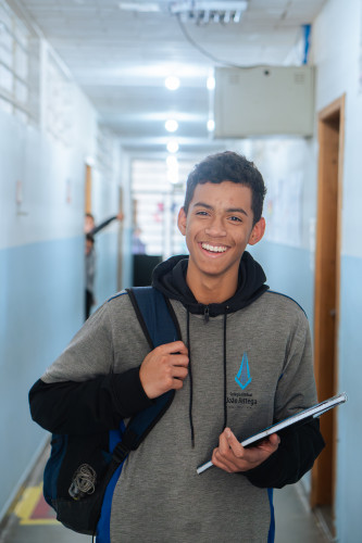 Rede estadual retoma aulas na segunda com 988 novos professores e mais intercâmbios