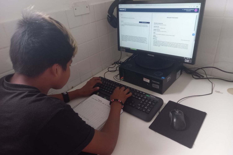 Internet de alta velocidade leva inclusão às escolas indígenas do Paraná