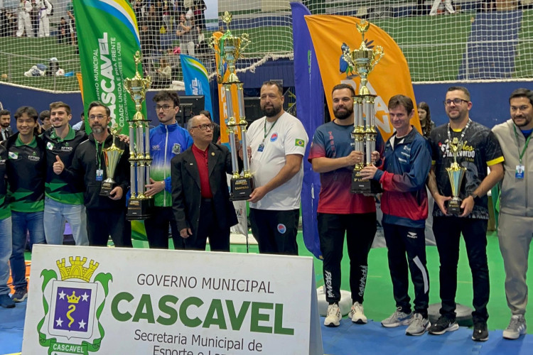 Equipe de alunos de colégios estaduais vence Campeonato Paranaense de Taekwondo