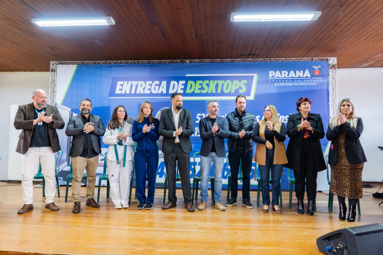 Tecnologia na educação: Governo formaliza entrega 15 mil desktops para 526 escolas