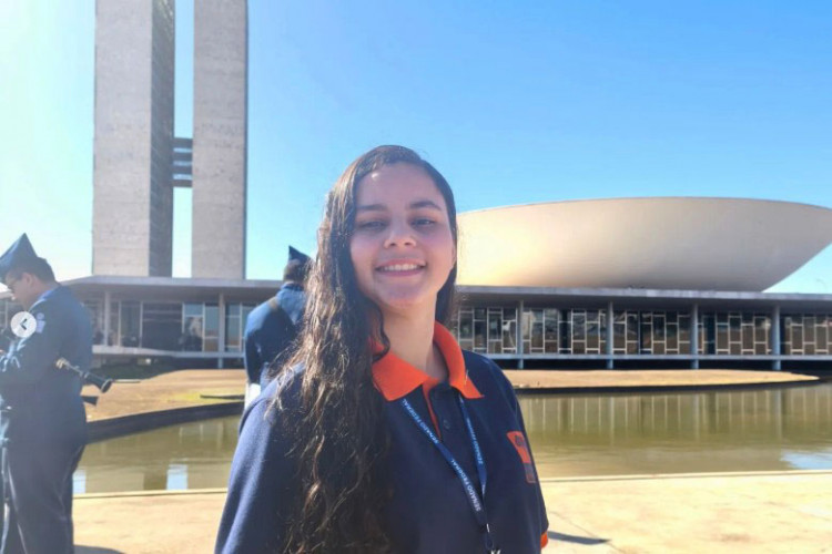 Jovem senadora: estudante de Sengés participa de programa na capital federal