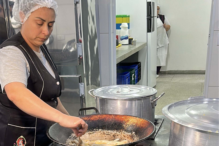 Do curso à prática: merendeiras do Paraná levam novas técnicas e receitas para as escolas