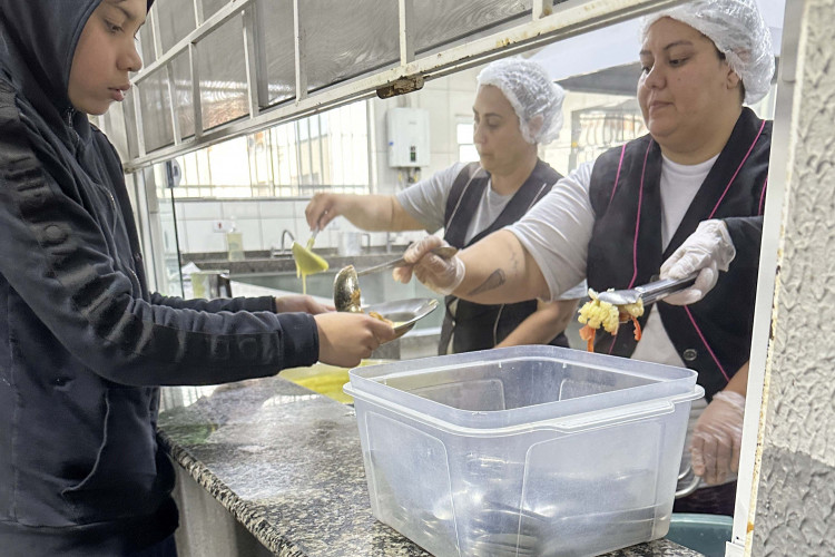 Do curso à prática: merendeiras do Paraná levam novas técnicas e receitas para as escolas