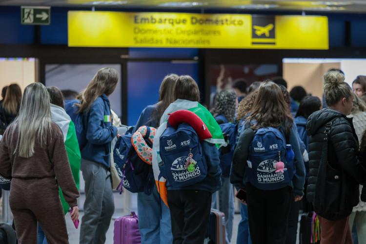 Ganhando o Mundo: 125 alunos embarcam para intercâmbio na Inglaterra e Irlanda