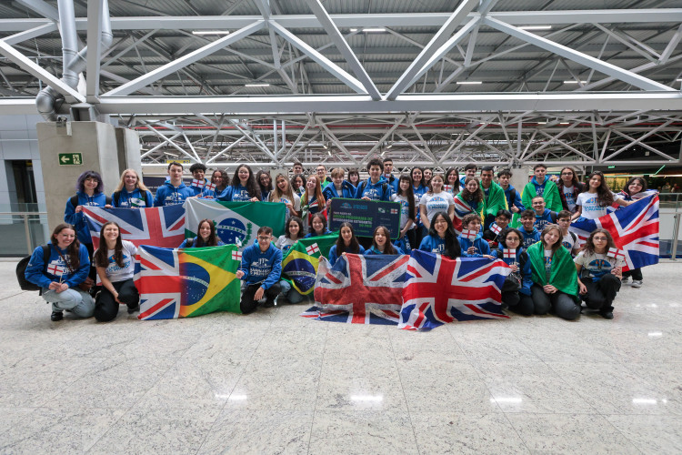 Ganhando o Mundo: 125 alunos embarcam para intercâmbio na Inglaterra e Irlanda