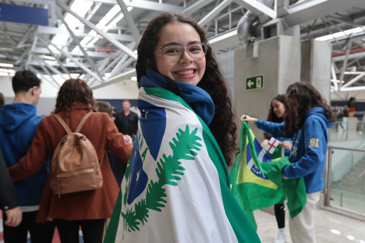 Ganhando o Mundo: 125 alunos embarcam para intercâmbio na Inglaterra e Irlanda