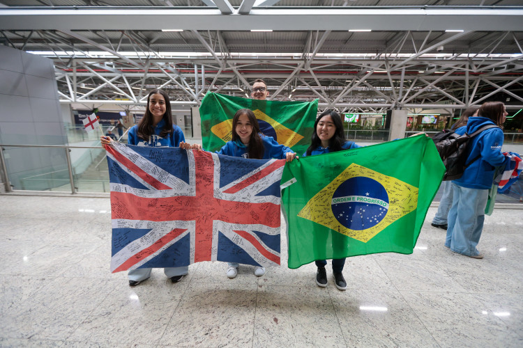 Ganhando o Mundo: 125 alunos embarcam para intercâmbio na Inglaterra e Irlanda