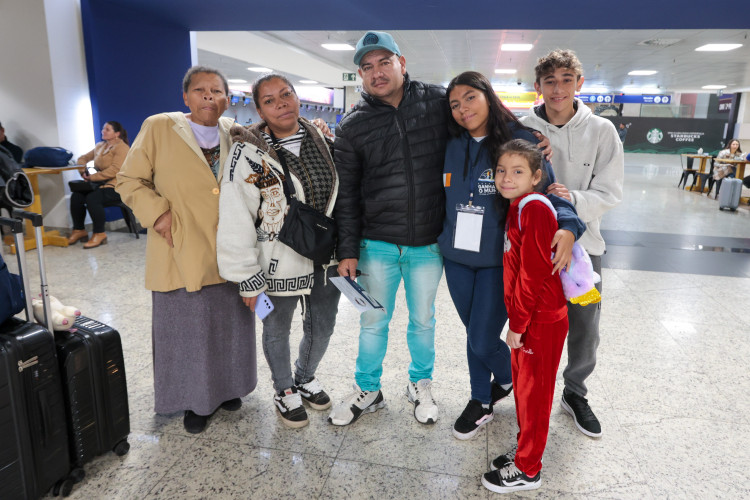 Ganhando o Mundo: 125 alunos embarcam para intercâmbio na Inglaterra e Irlanda