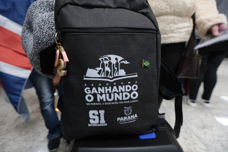 Ganhando o Mundo: 125 alunos embarcam para intercâmbio na Inglaterra e Irlanda