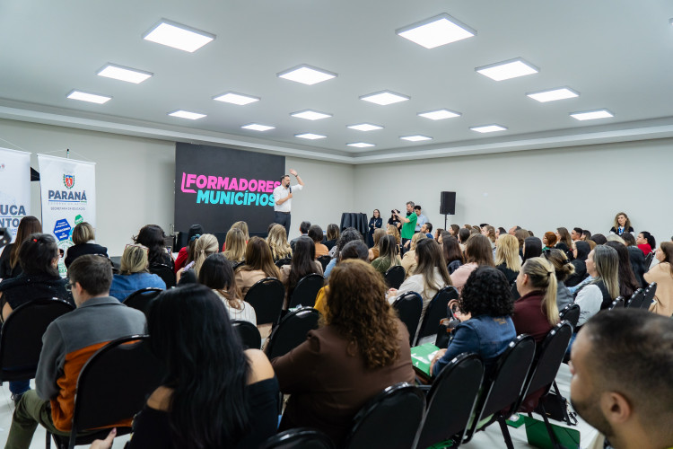 Congresso Formadores em Ação Municípios amplia competências de professores e apoia educação nos municípios