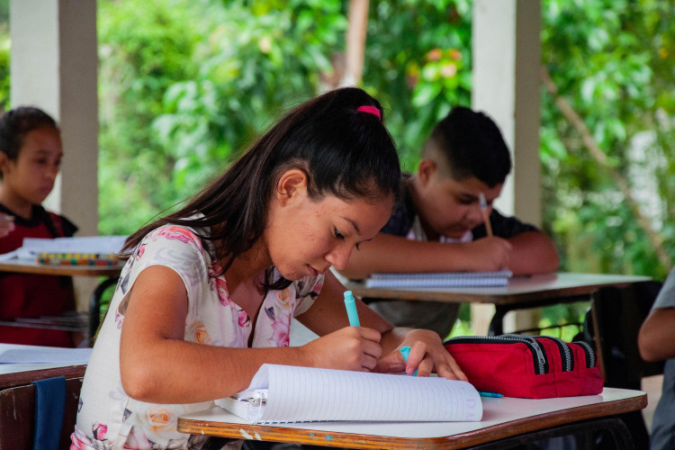 Paraná lança projeto pioneiro para atrair patrocínio privado à educação pública