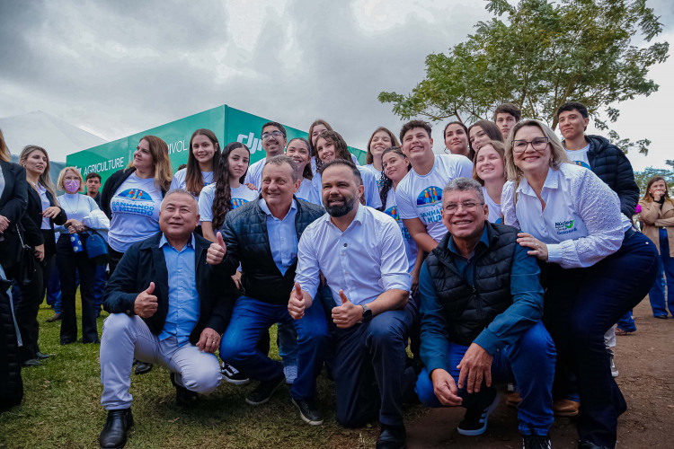 Estado entrega equipamentos para 11 colégios agrícolas e nova unidade em Goioerê