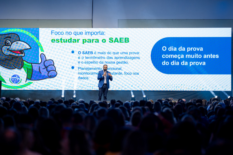 Estado vai entregar 3 mil aparelhos de ar-condicionado para escolas dos Campos Gerais