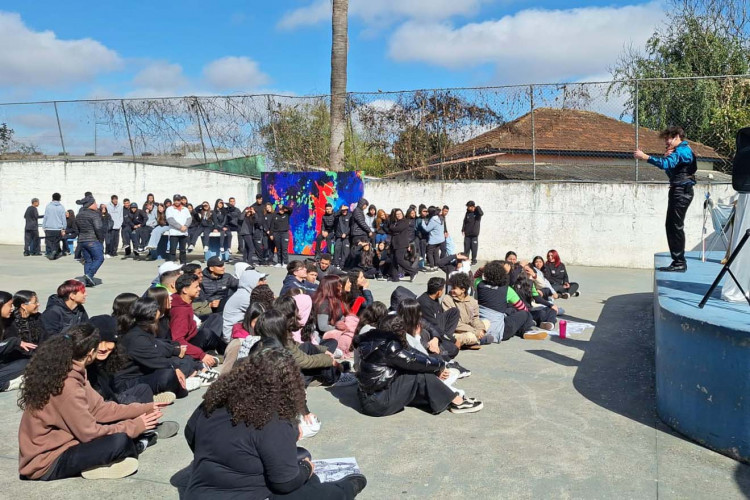 Música, arte e mágica: escolas estaduais celebram Dia do Estudante com ações lúdicas