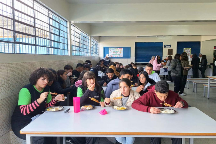 Música, arte e mágica: escolas estaduais celebram Dia do Estudante com ações lúdicas