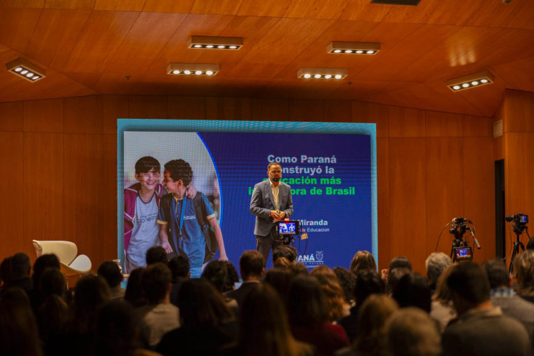 Paraná apresenta políticas educacionais em evento em Buenos Aires