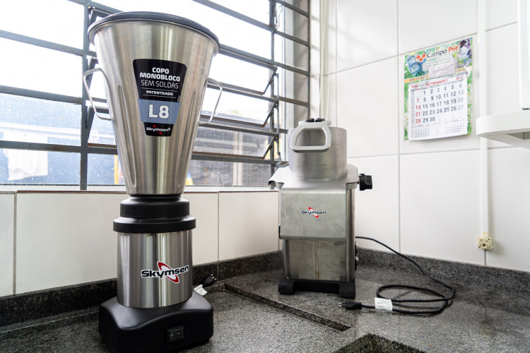 R$ 30 milhões: Estado entrega lava-louças e equipamentos para cozinhas de escolas estaduais