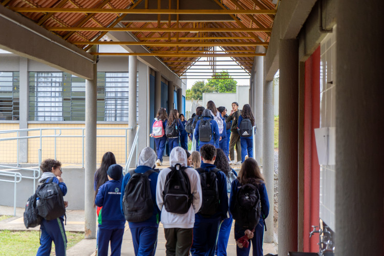 R$ 30 milhões: Estado entrega lava-louças e equipamentos para cozinhas de escolas estaduais