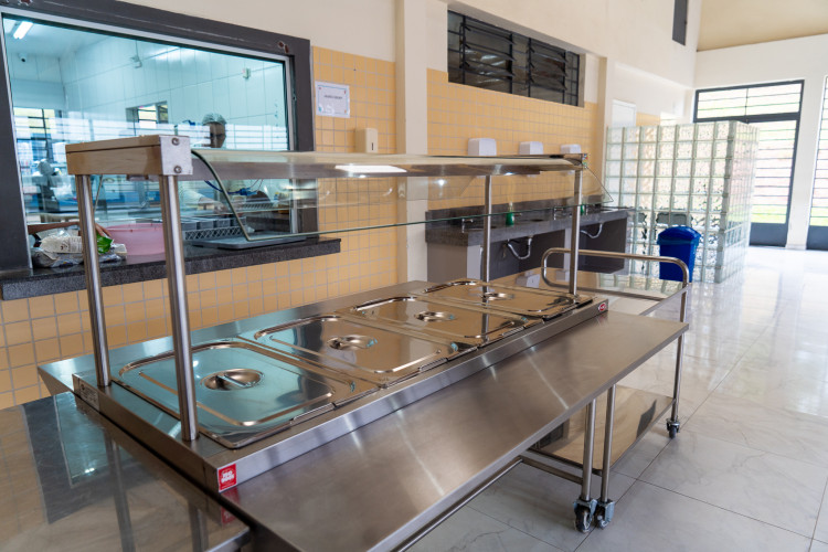 R$ 30 milhões: Estado entrega lava-louças e equipamentos para cozinhas de escolas estaduais