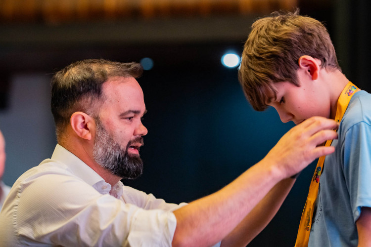 Seed-PR realiza entrega de medalhas a alunos classificados na Olimpíada Paranaense de Matemática