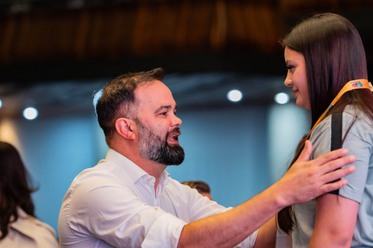 Seed-PR realiza entrega de medalhas a alunos classificados na Olimpíada Paranaense de Matemática