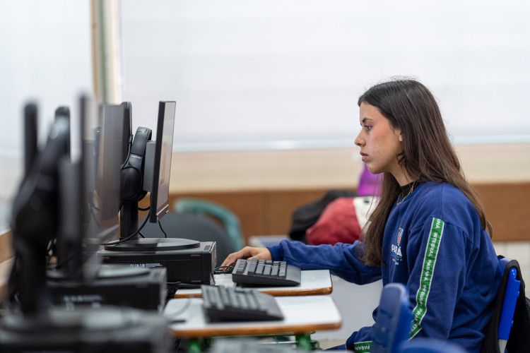 R$ 30 milhões: Estado entrega lava-louças e equipamentos para cozinhas de escolas estaduais