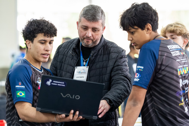 Salão de Robótica de Curitiba reúne alunos de todo o Paraná nesta sexta e sábado