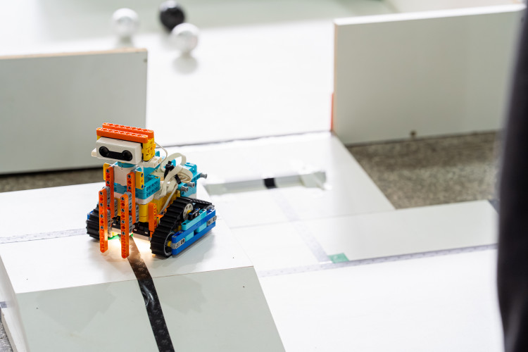 Salão de Robótica de Curitiba reúne alunos de todo o Paraná nesta sexta e sábado