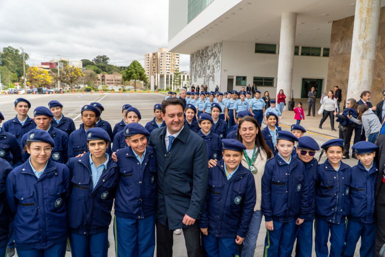 Cerimônia no Palácio Iguaçu celebra a independência e o início da Semana da Pátria